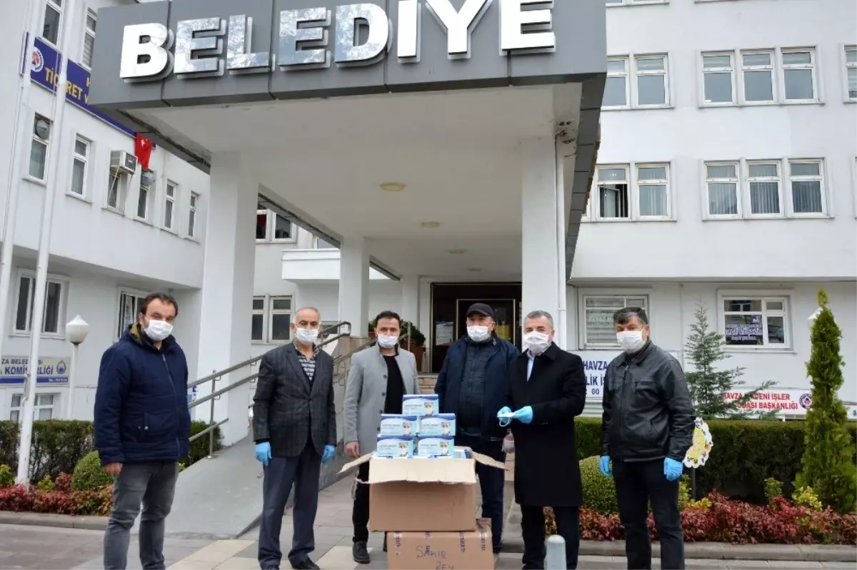 İş adamından belediyeye 4 bin maske