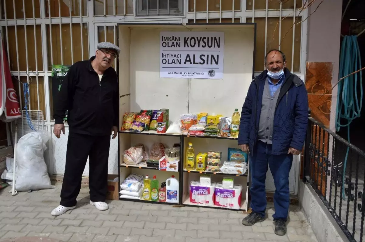 Tavşanlılı muhtar "İmkanı olan bıraksın, ihtiyacı olan alsın" rafı oluşturdu