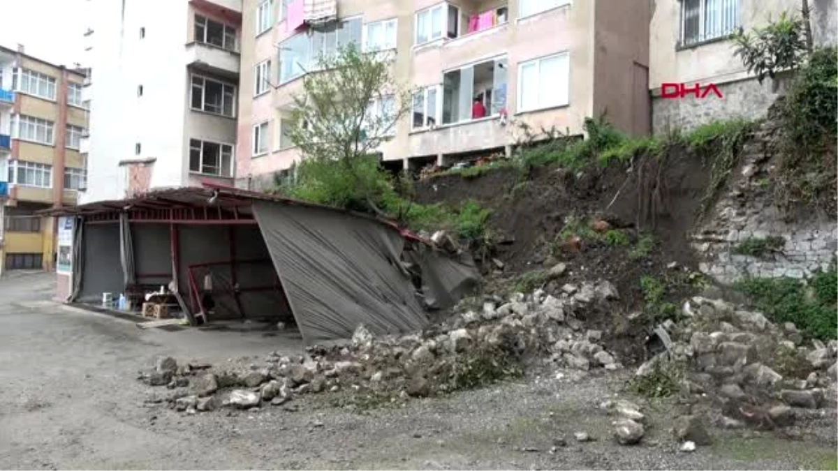 Trabzon\'da istinat duvarı çöken apartmanda yaşayanlar tedirgin