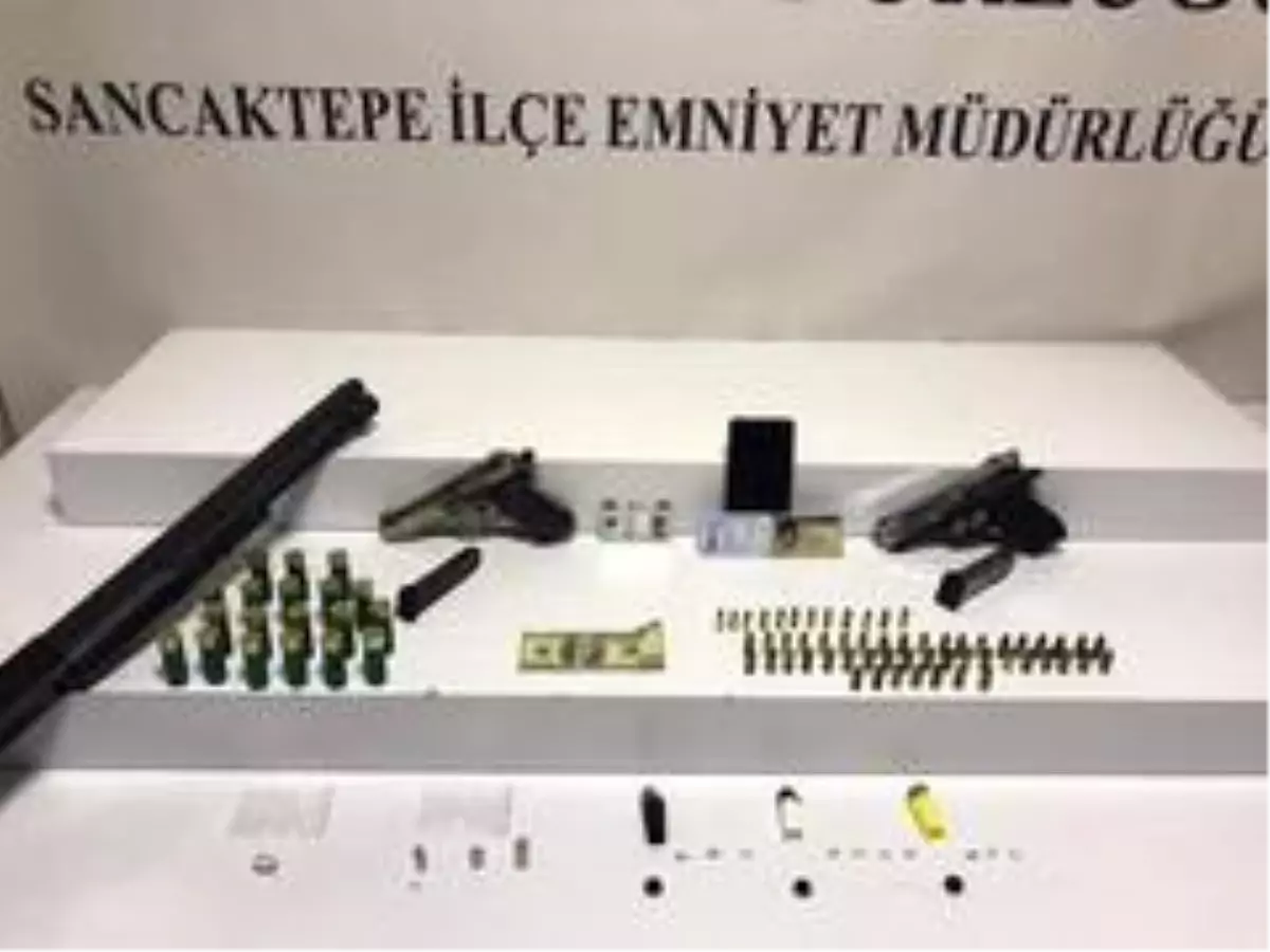 Uyuşturucu satıcısının üzerinden sahte MİT kimliği çıktı