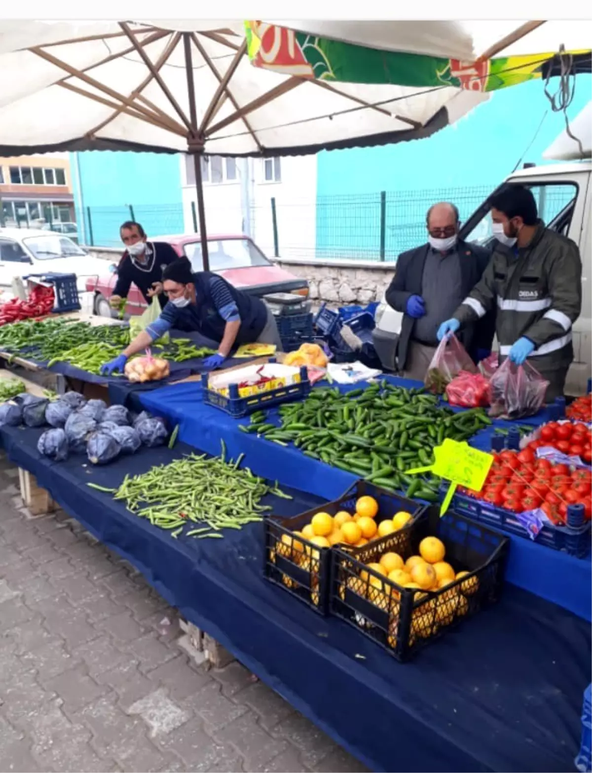 Aslanapa pazarına esnaf girişi yasaklandı