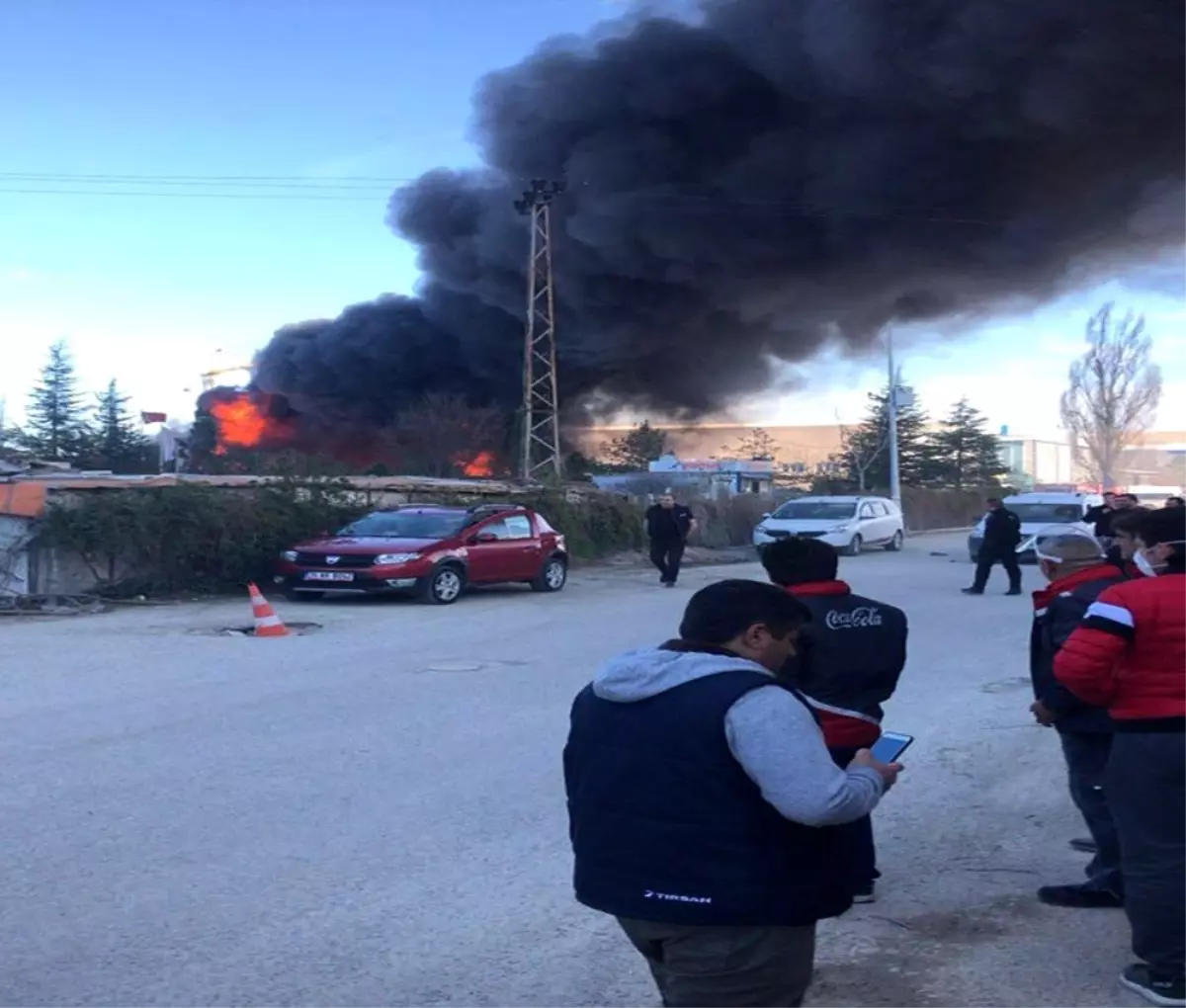 Başkent\'te market deposunda yangın