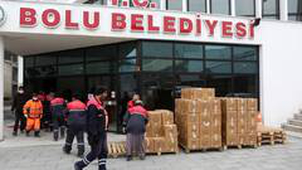 Bolu Belediyesi\'nden 4 bin 750 aileye gıda yardımı