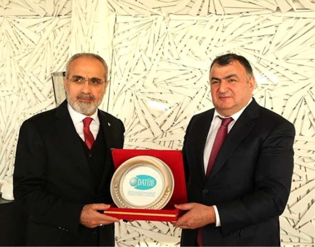 DATÜB Genel Başkanı Kassanov\'dan "Milli Birlik Kampanyası"na bağış
