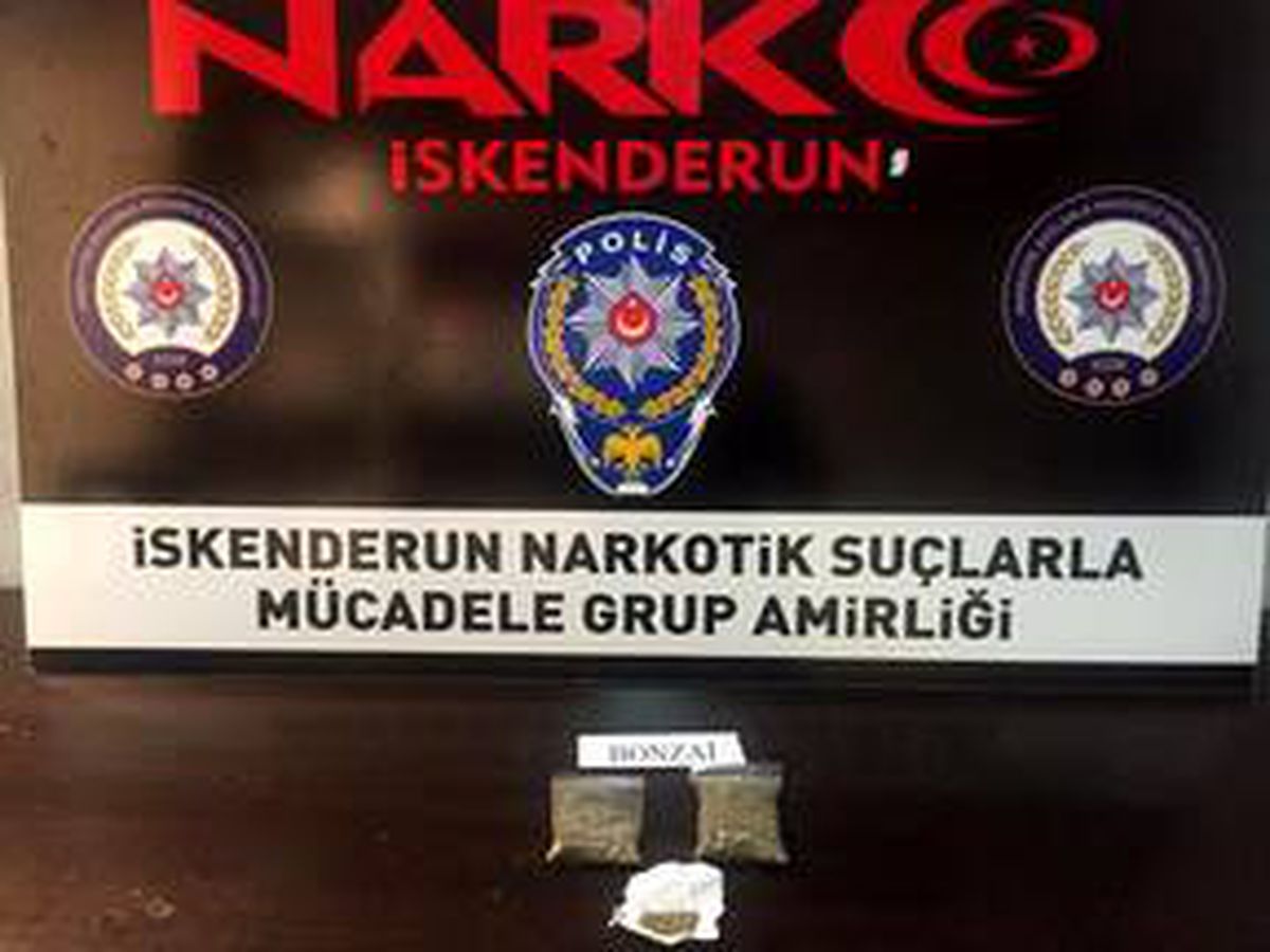 Hatay\'da uyuşturucu bulunan otomobildeki şüpheli gözaltına alındı