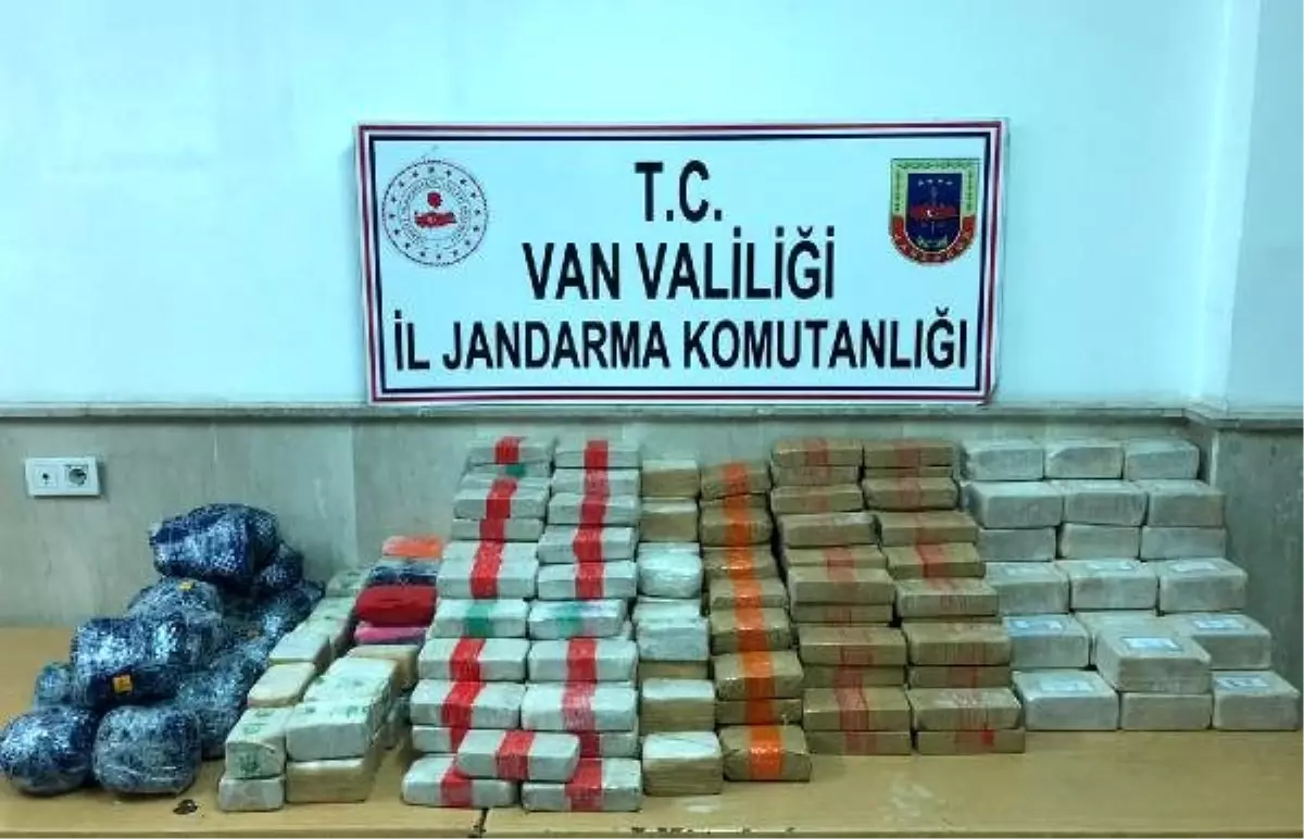 İran sınırında 216 kilo uyuşturucu ele geçirildi