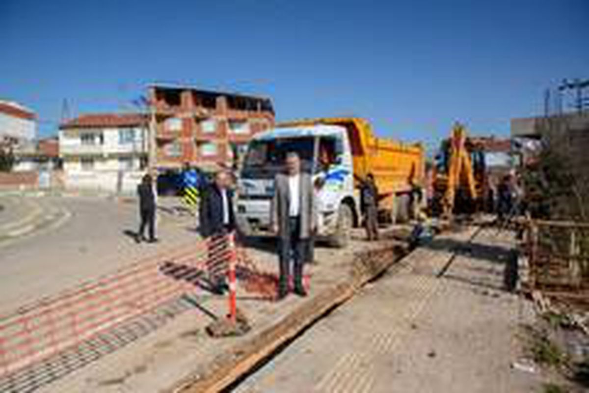 Karacabey\'de elektrik hatlarının yer altına alınma çalışmaları tam gaz
