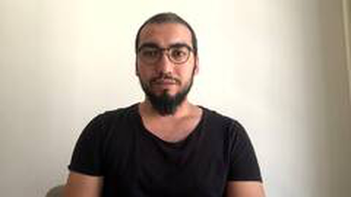 Karantinaya alınan 27 yaşındaki genç: "Her şey yolunda yurt çok konforlu, personeller ilgili"