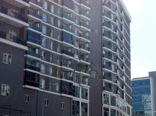 Esenyurt'ta bir binada do�al gaz patlamas�!