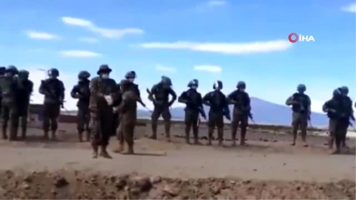 Bolivya ordusu ülkeye dönmek isteyen vatandaşları ile çatıştı
