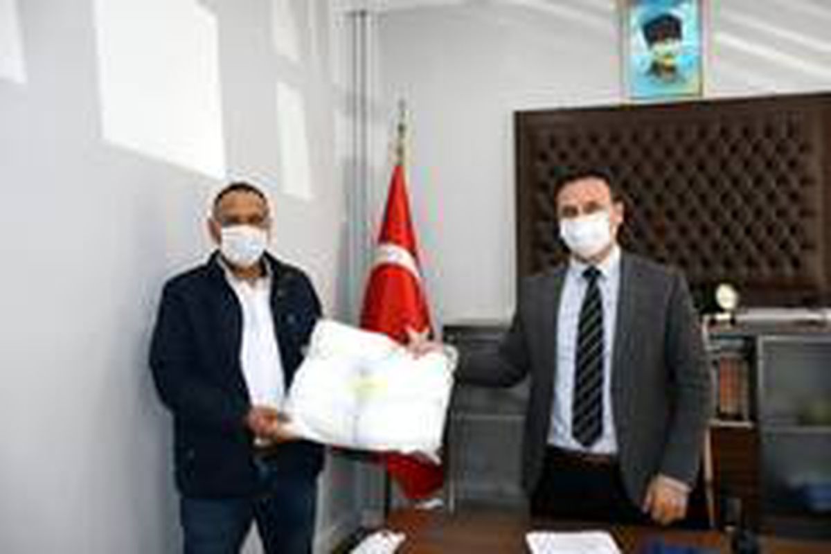 İnegöl halk otobüslerinde maske dağıtımı başladı