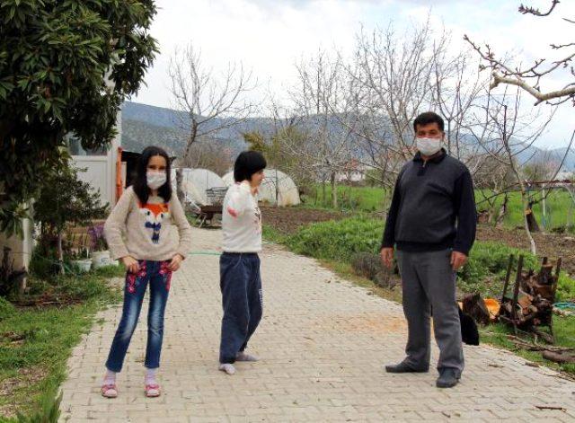 Korona şüphesiyle karantinadaki 3 yaşındaki Defne'nin tedavisi sürüyor