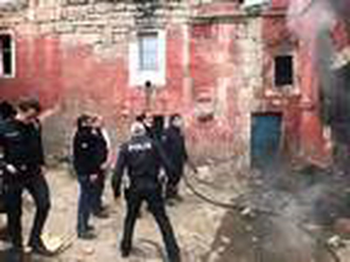 Oynadıkları evde yangın çıkaran çocuklar kurtarıldı