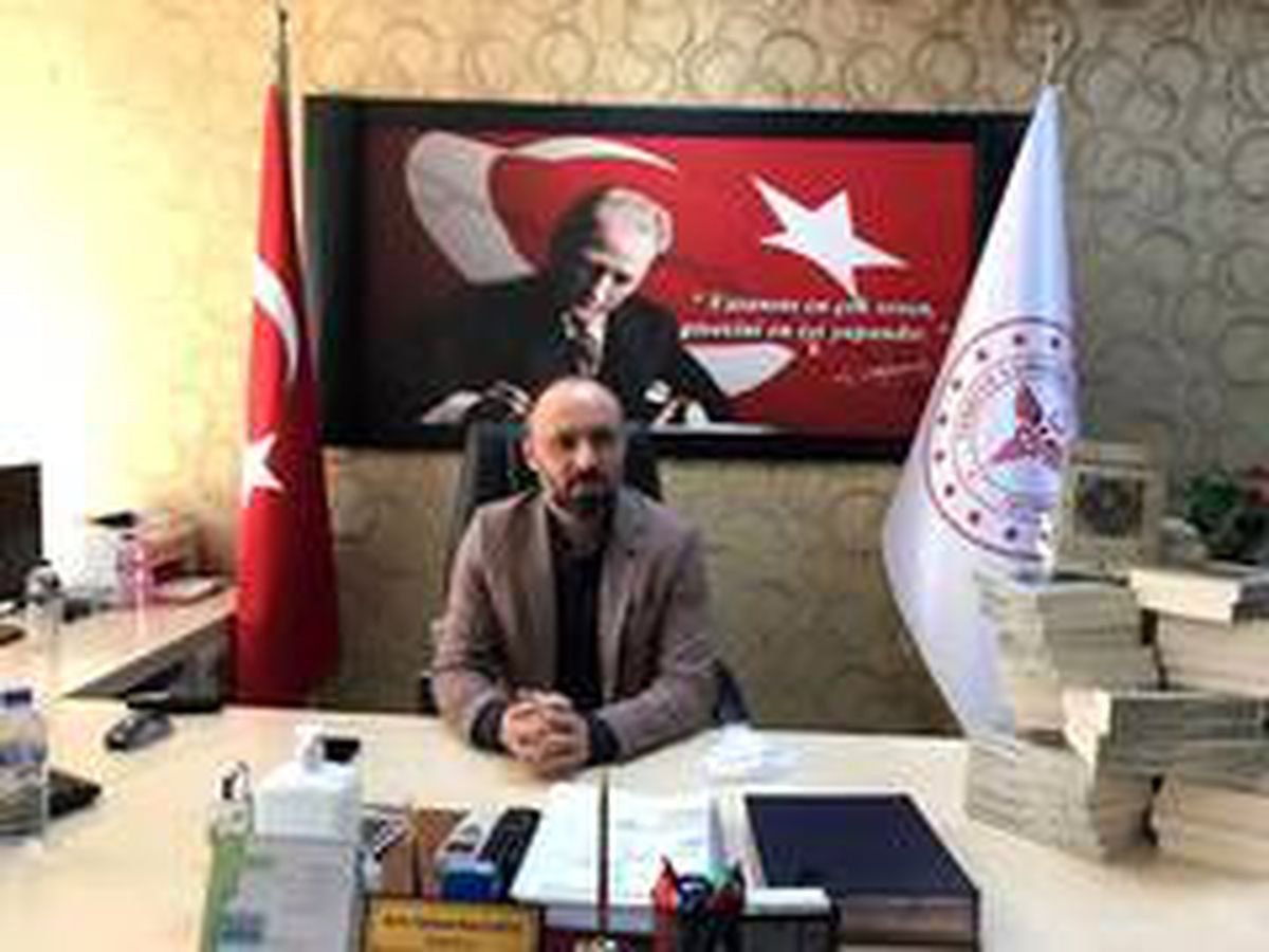 Başhekimden "Evde Kal" çağrısına bedava kitapla destek