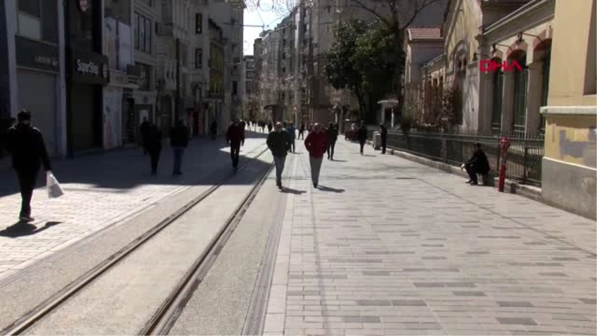 İSTİKLAL CADDESİ\'NDE TOKALAŞAN 3 KİŞİYE PARA CEZASI