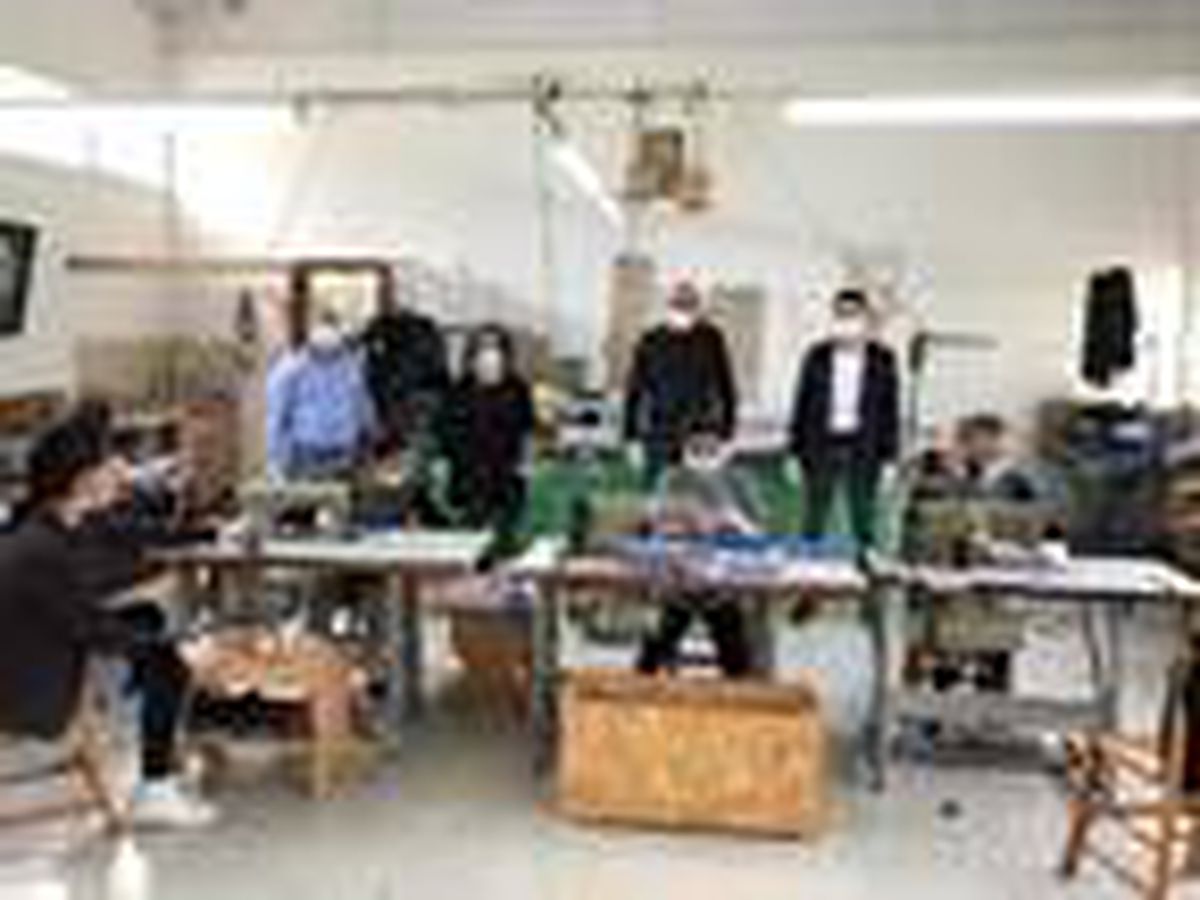 KKTC\'deki kader mahkumları maske üretimine başladı