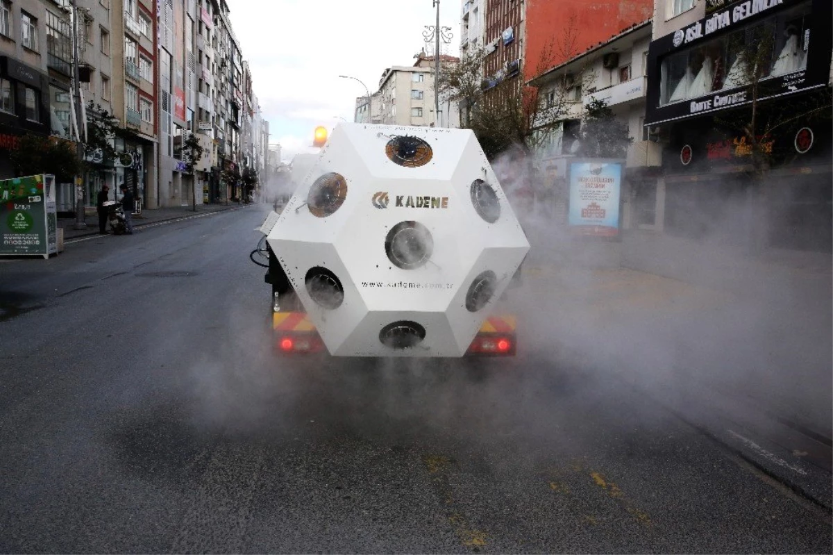 Koronavirüs savaşçısı yerli dezenfektan aracı İstanbul sokaklarında