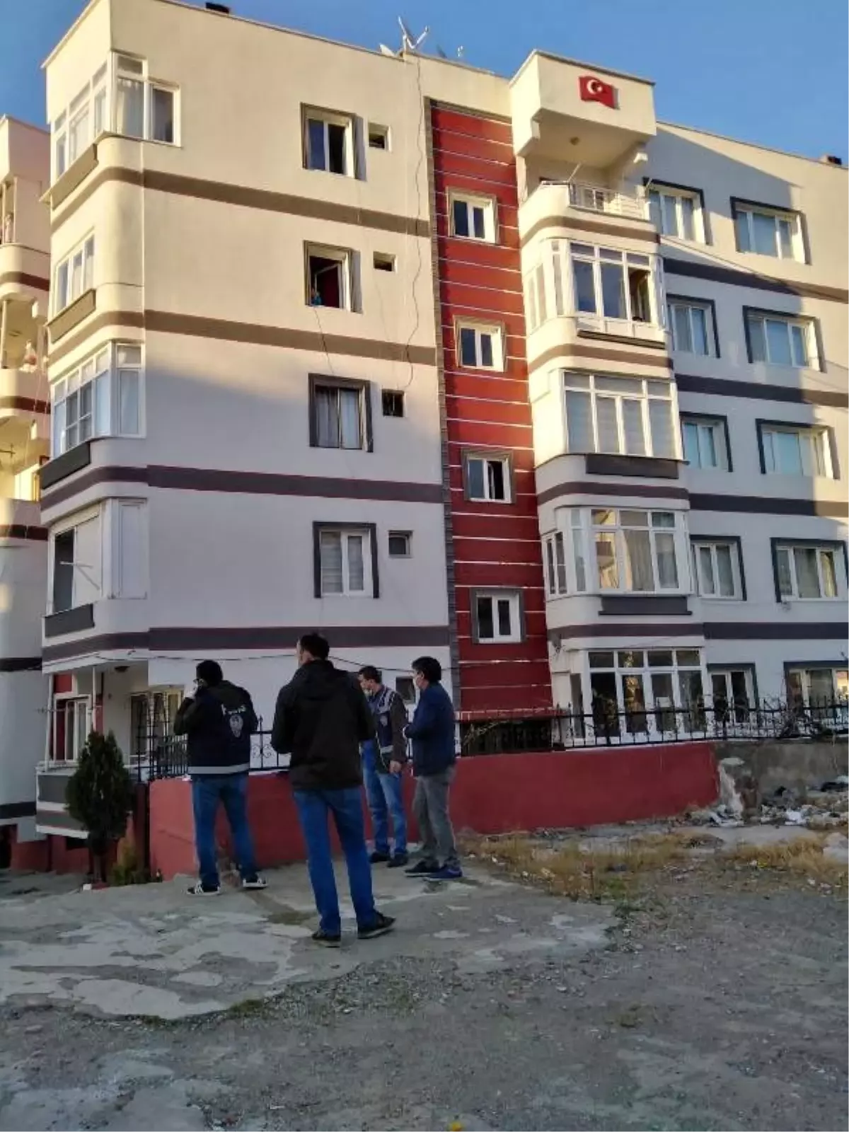 Manisa\'da 2 apartman karantinaya alındı