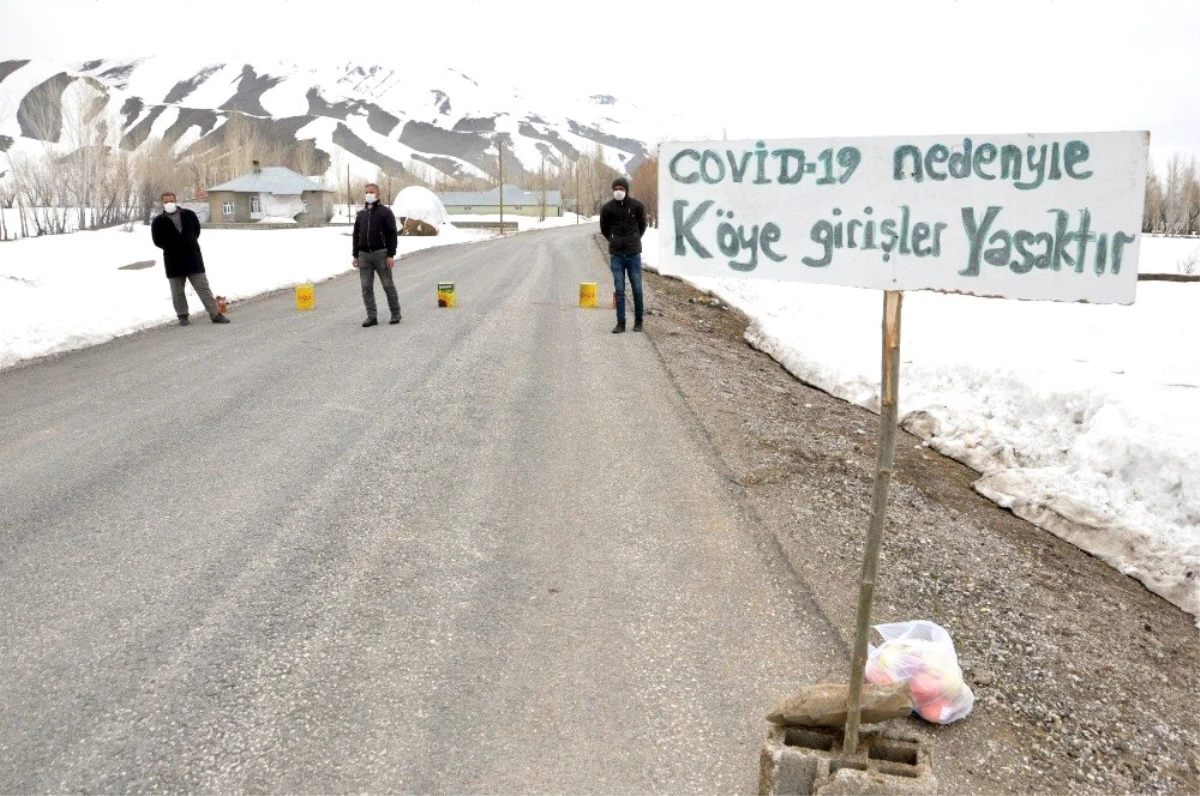 Tabela asarak köyü giriş çıkışlara kapattılar