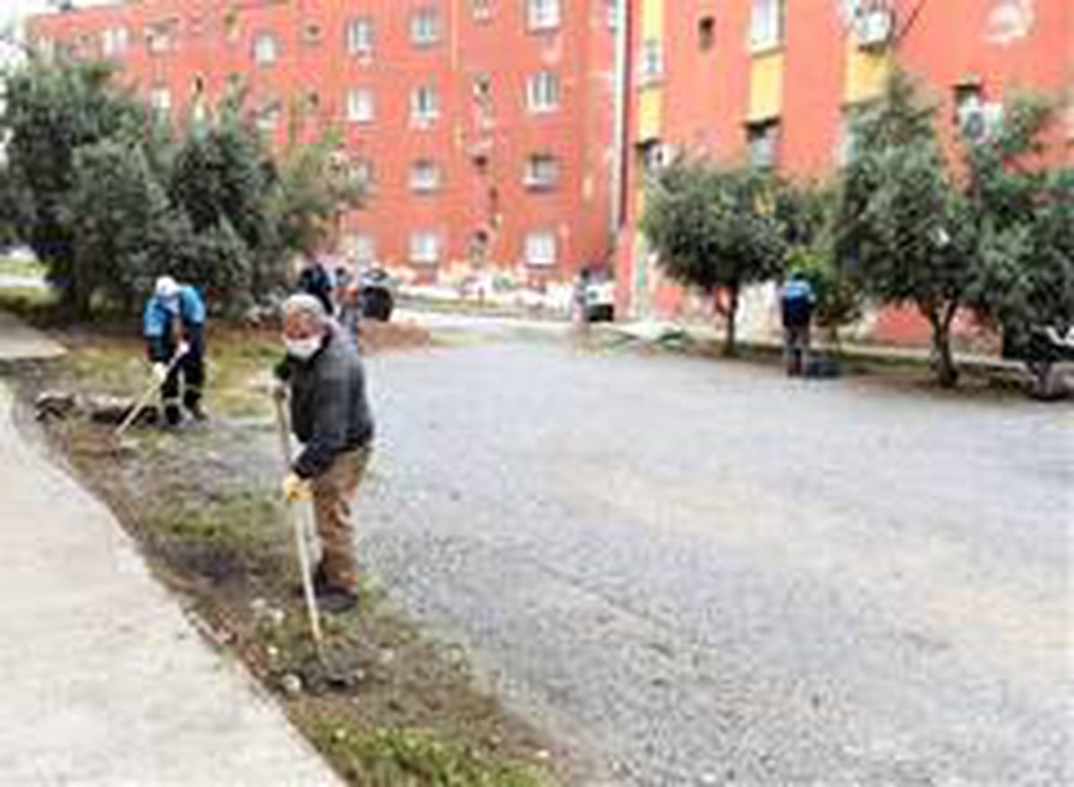 Toroslar\'da toplu konut alanlarında bakım yapılıyor