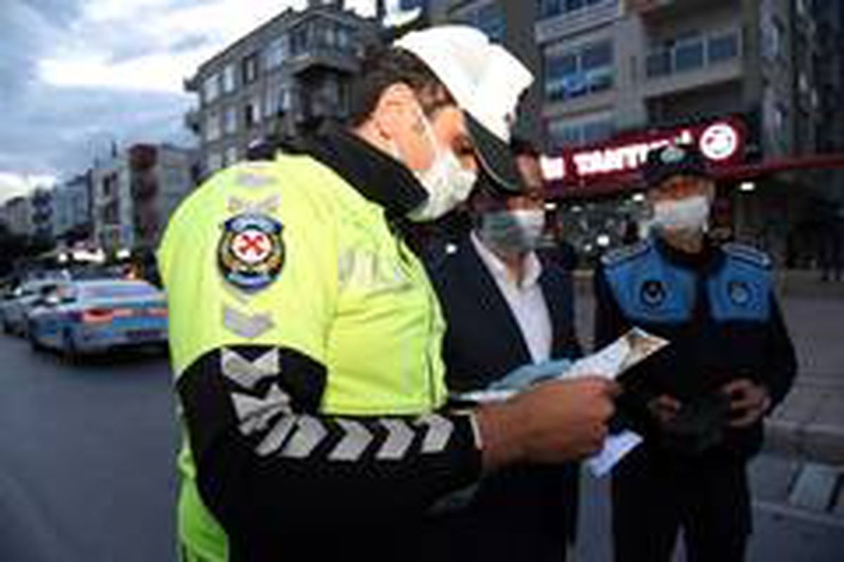 Başkan Yılmaz\'ın mektupları, gece nöbetindeki polislere de ulaştı