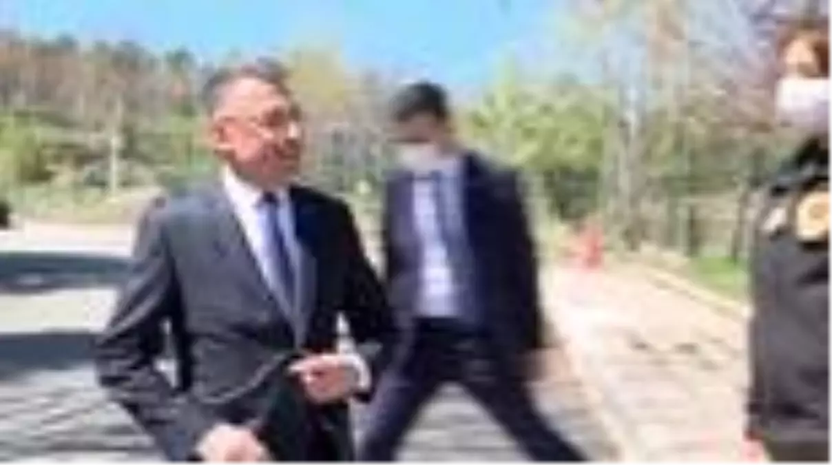 Cumhurbaşkanı Yardımcısı Oktay\'dan görev başındaki polislere ziyaret