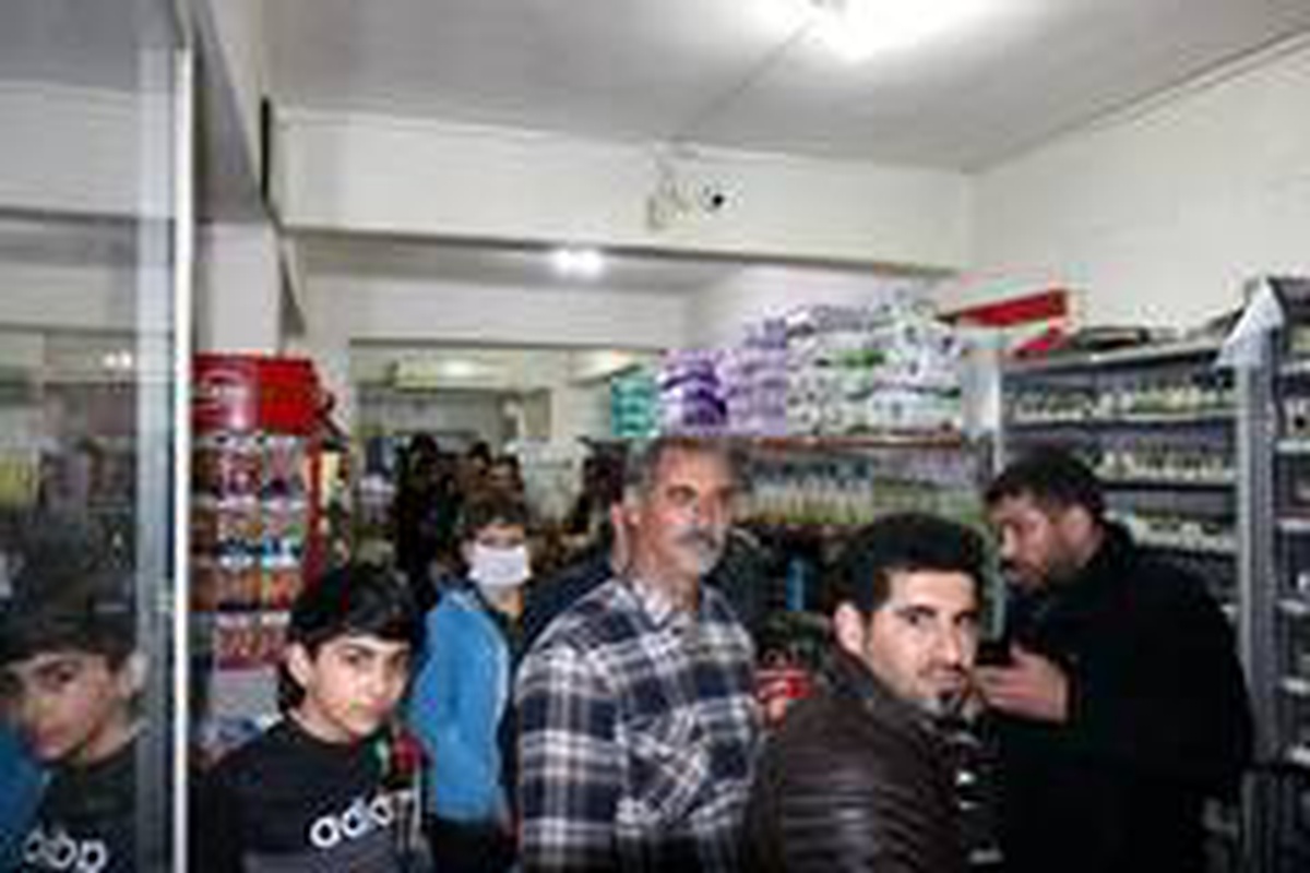 Diyarbakır\'da vatandaşlar marketlere akın etti