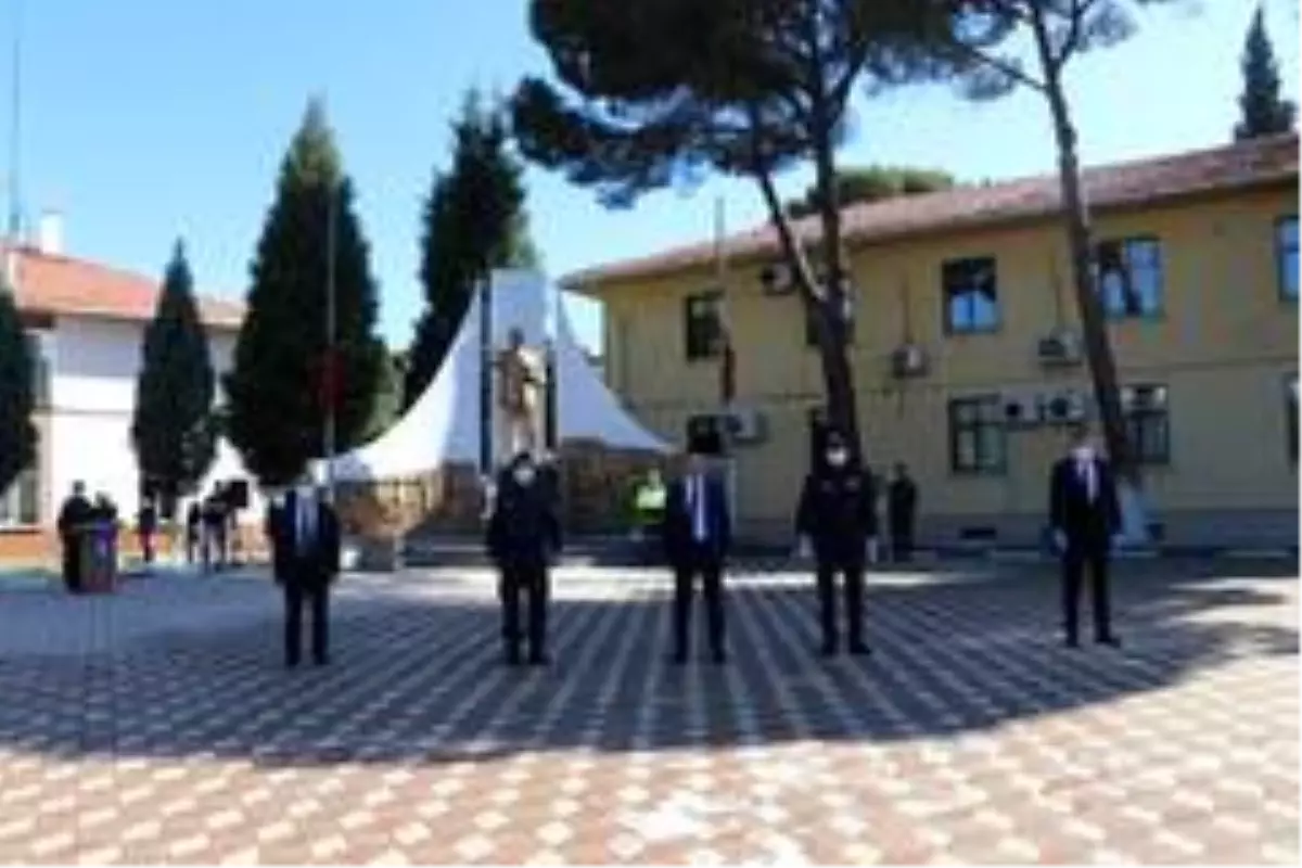 Gördes\'te Polis Haftası kutlamaları korona virüs tedbirleri altında kutlandı