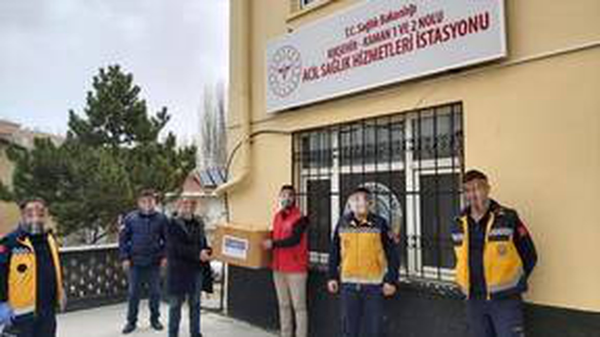 Kaman Gençlik Merkezinden sağlık çalışanlarına siper maske