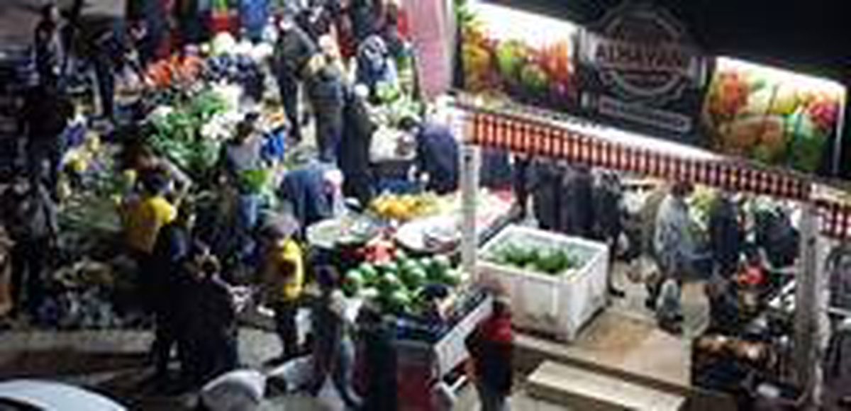 Mersin\'de sokağa çıkma yasağı öncesi sokaklarda yoğunluk yaşandı