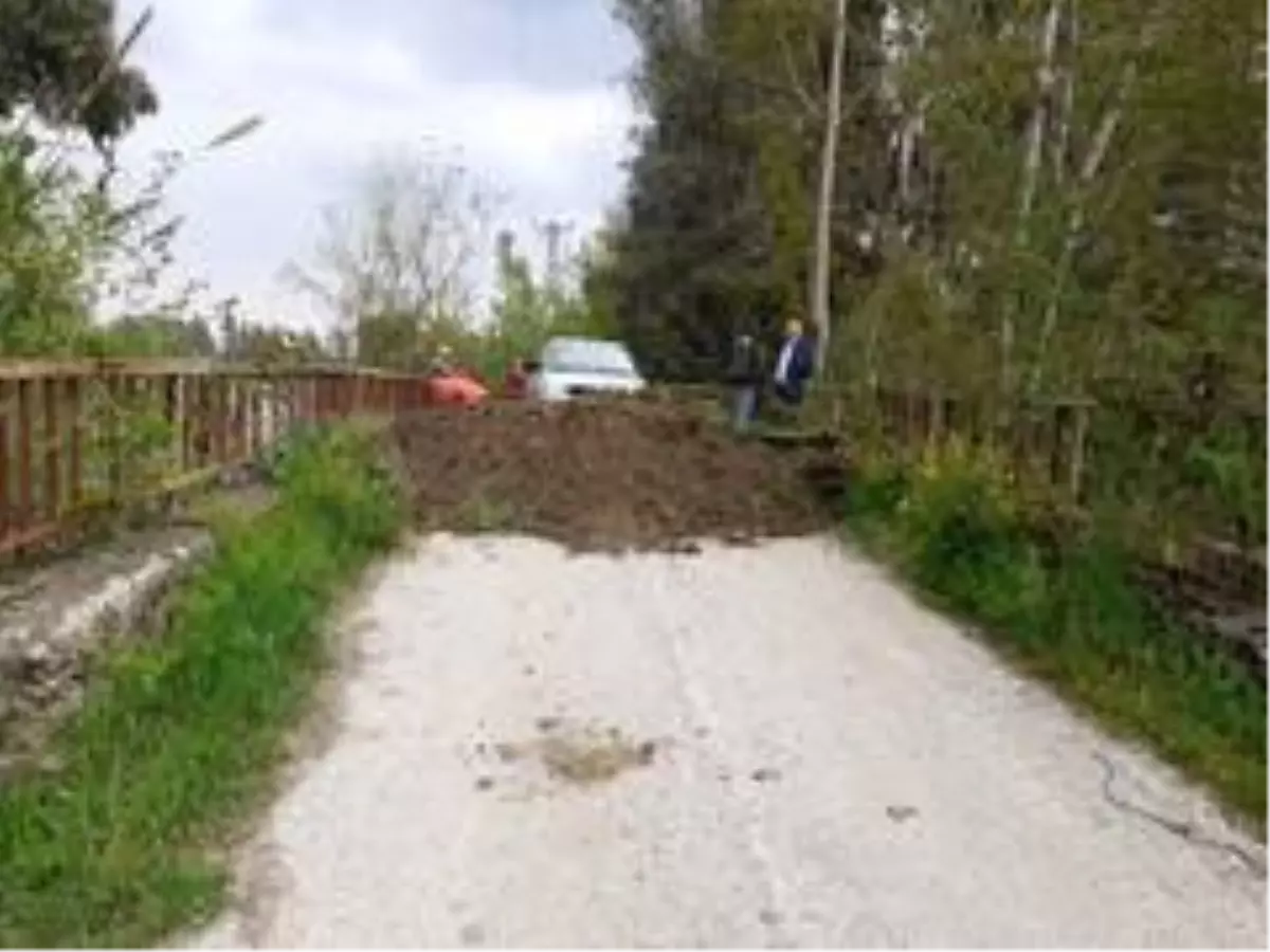 Osmaniye\'yi Adana\'ya bağlayan köy yolları kapatıldı