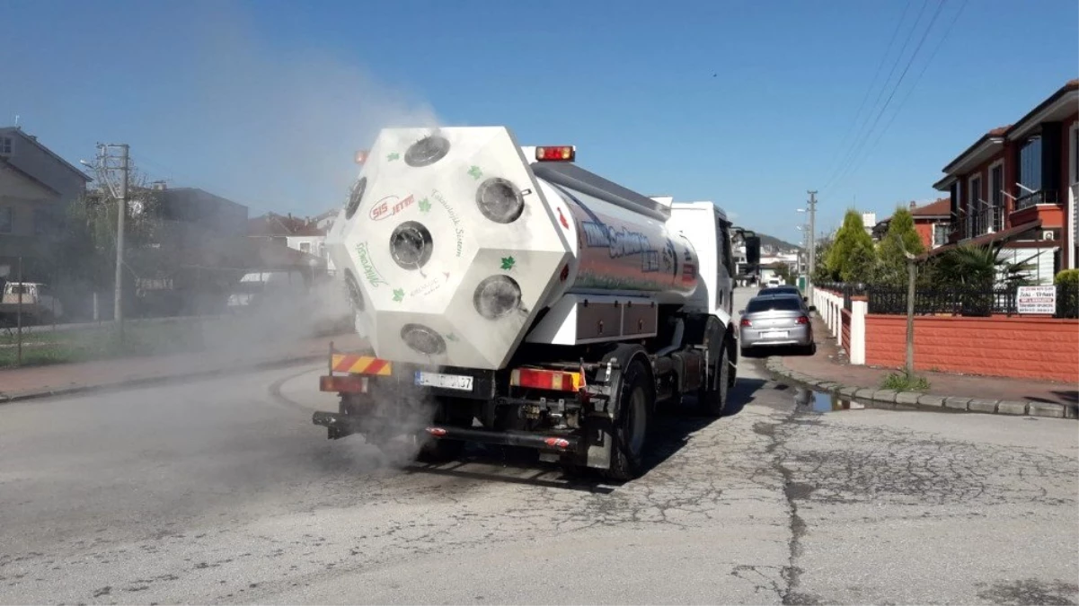 Serdivan\'da 54 kilometre yol dezenfekte edildi