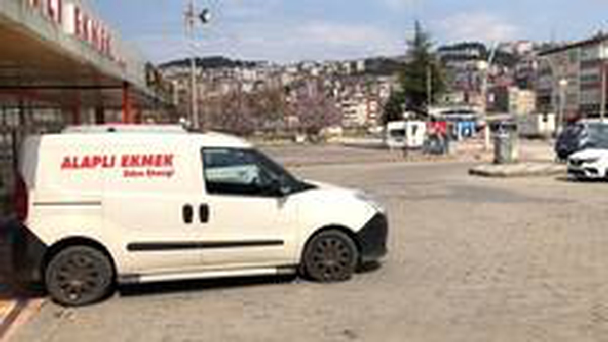 Alaplı\'da fırıncılardan evlere ekmek servisi