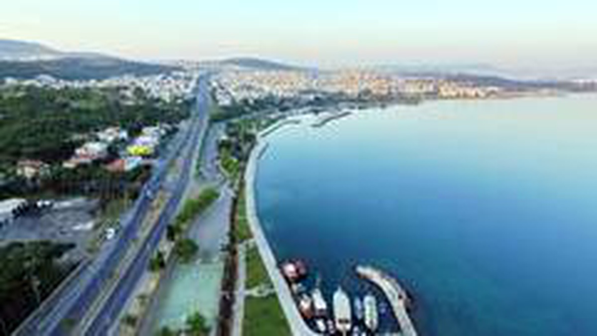 Aliağa\'da yasağı ihlal eden 60 kişiye işlem