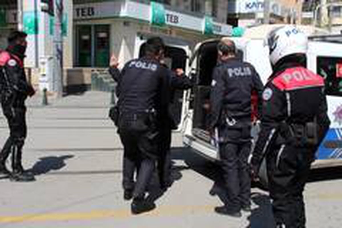 Antalya\'da polisi kuş uçurtmadı