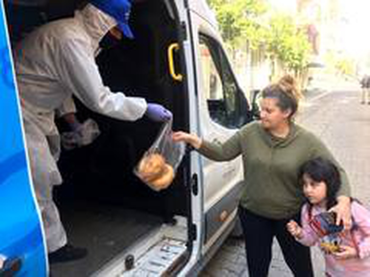 Aydın\'da \'Halk Ekmek\' vatandaşın ekmek ihtiyacını gidermek için sokak sokak dolaştı