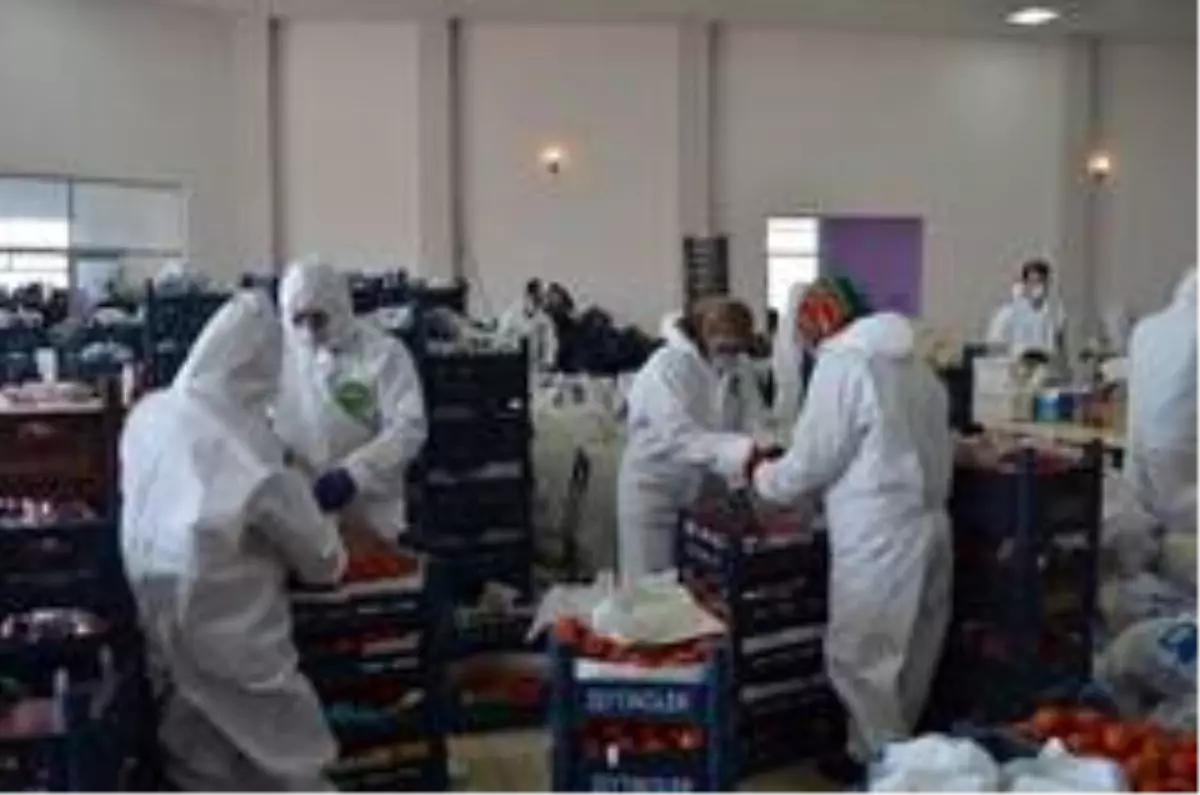 Belediyeden vatandaşlara gıda yardımı