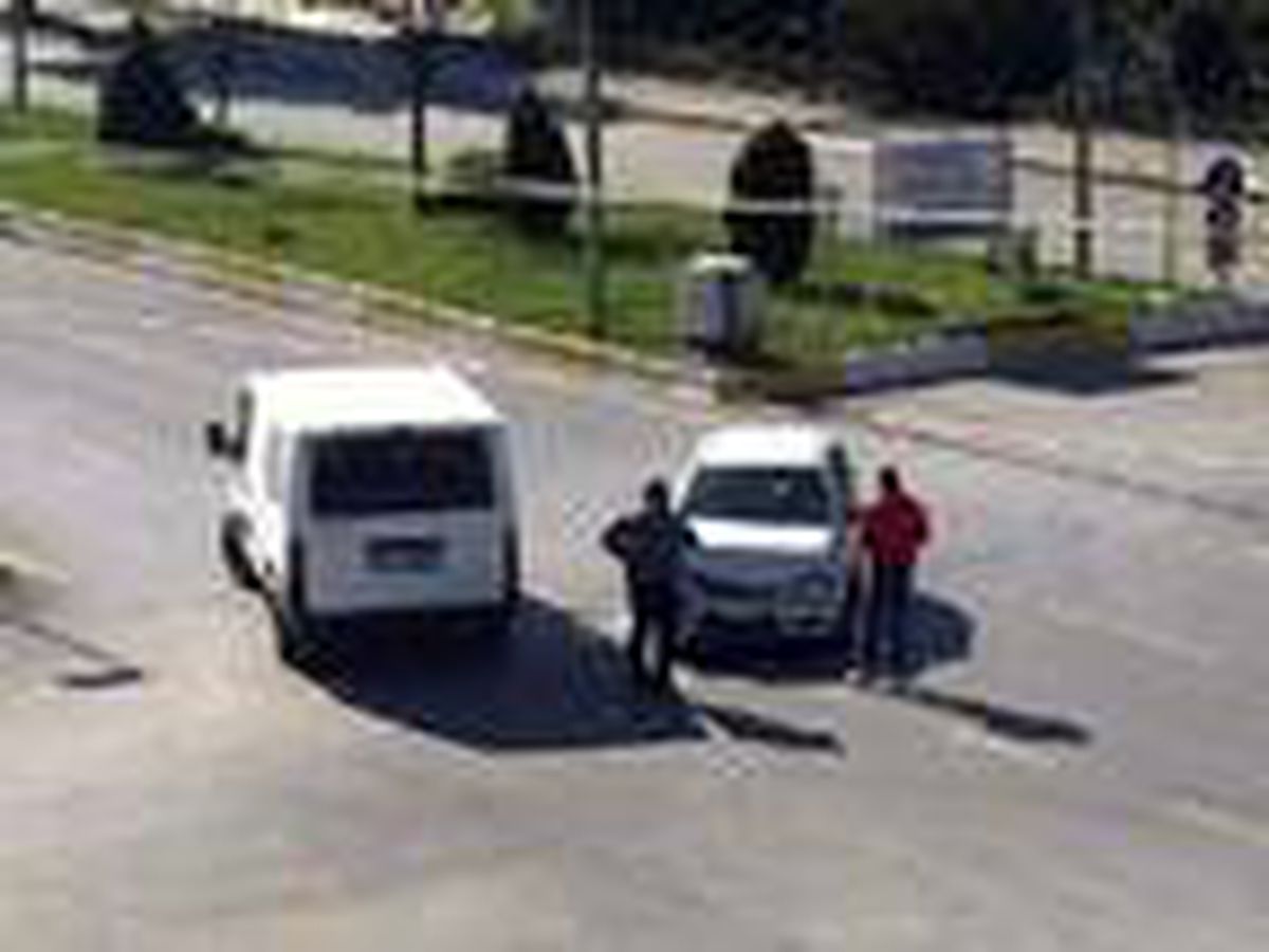Boş yolda kaza yaptılar