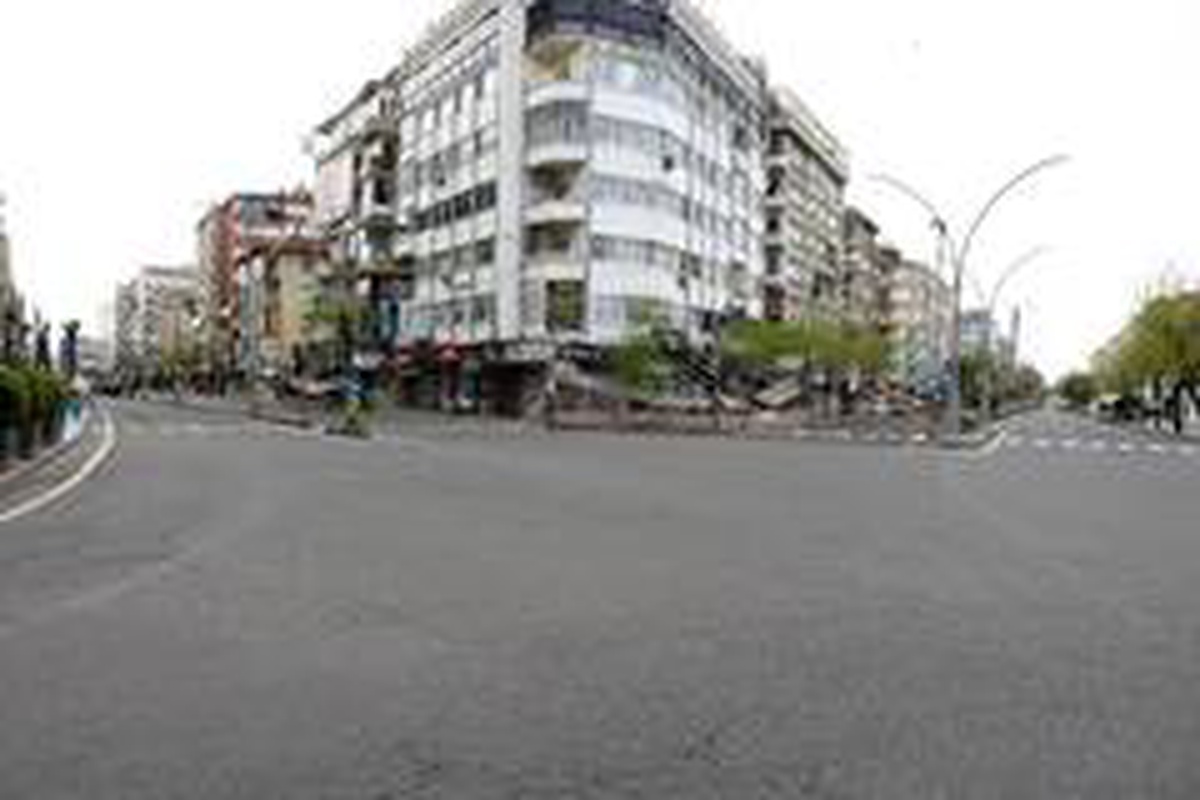 Diyarbakır\'da cadde ve sokaklar sessizliğe büründü