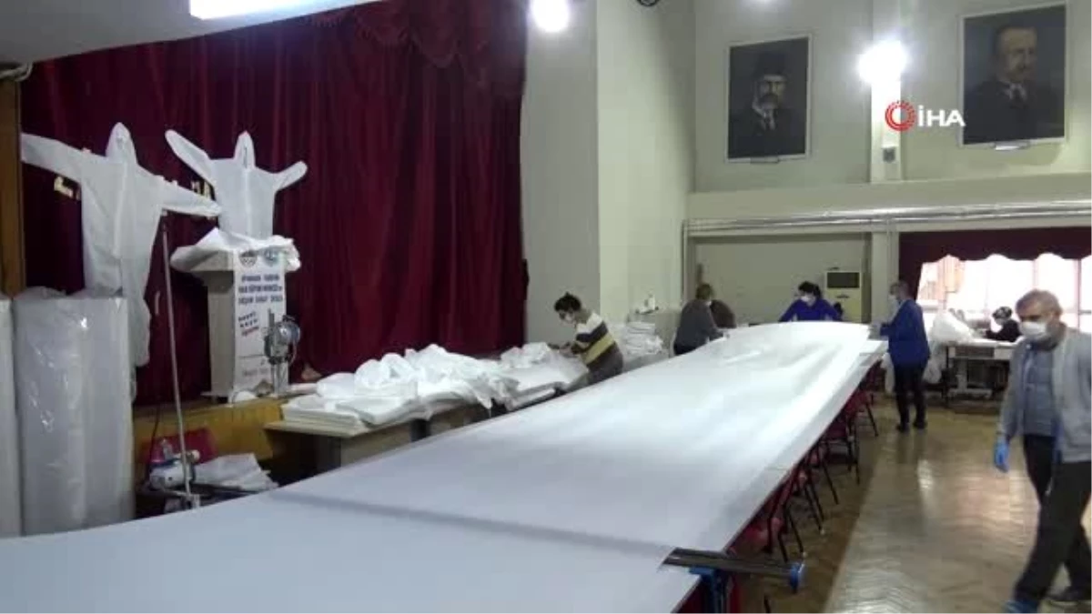Diyarbakır\'da fabrika gibi çalışan HEM günlük 2 bin maske ve 100 tulum üretiyor