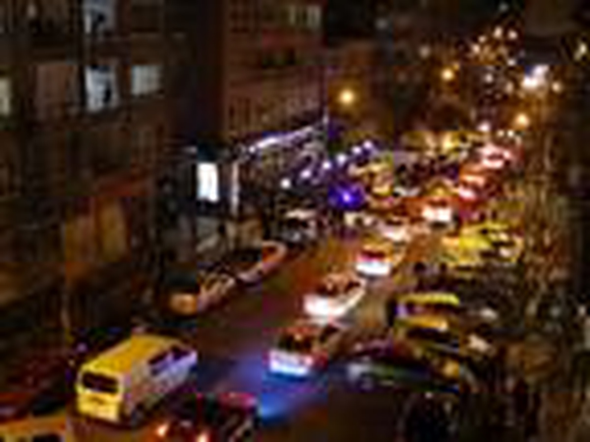 Diyarbakır\'da sokağa çıkma yasağının ardından vatandaşlar fırınlara akın etti