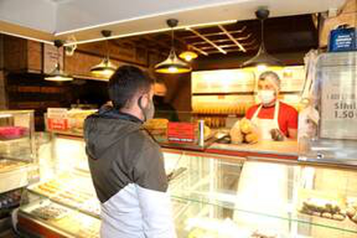 Erzurum\'da Vefa Sosyal Destek Grubu ile fırıncıların ekmek mesaisi
