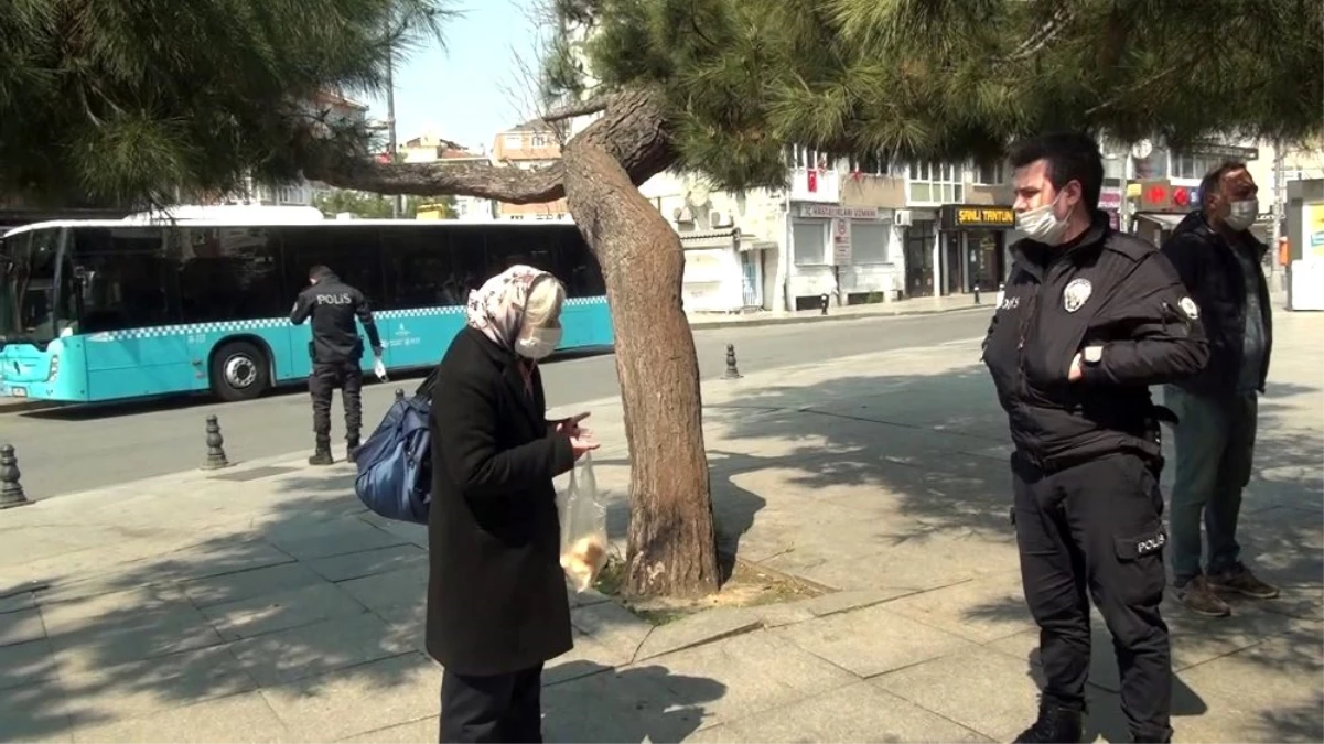 Fatih\'te yasaktan habersiz güvercinleri beslemek için sokağa çıktı