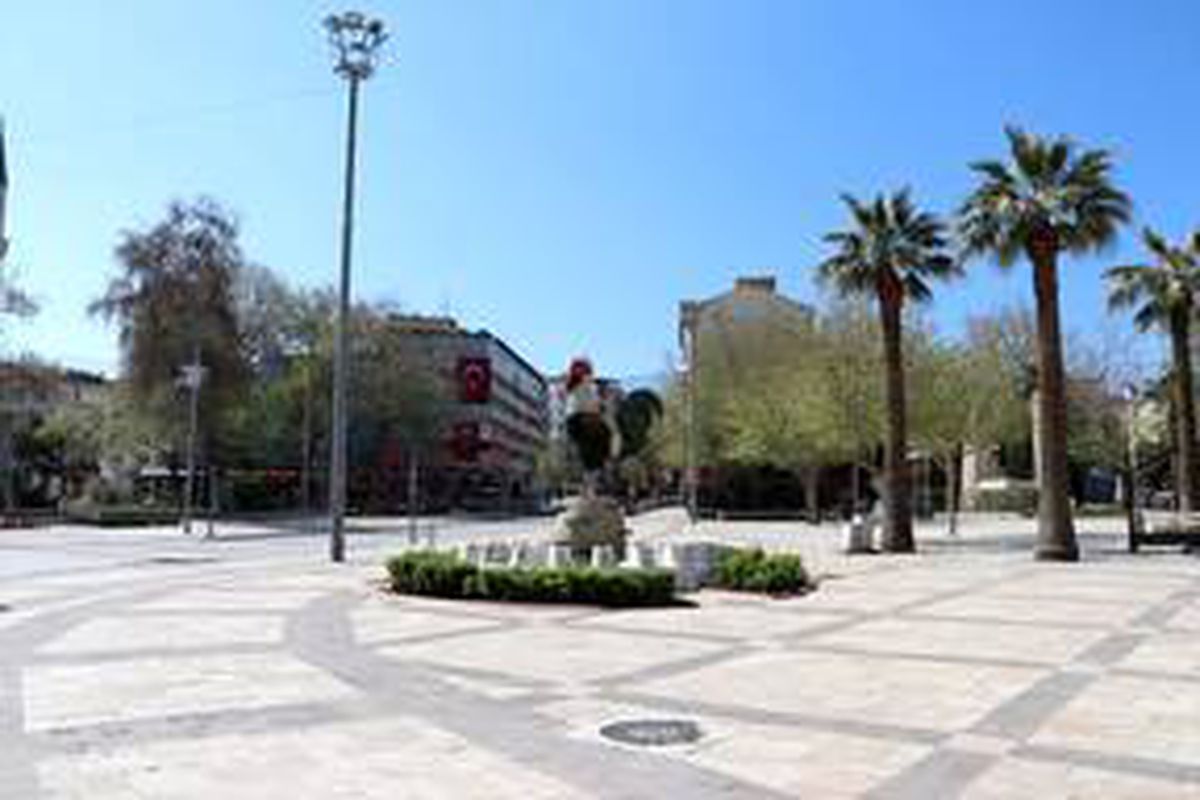 İzmir, Aydın, Denizli ve Manisa\'da yasağın ardından sokaklar boş kaldı