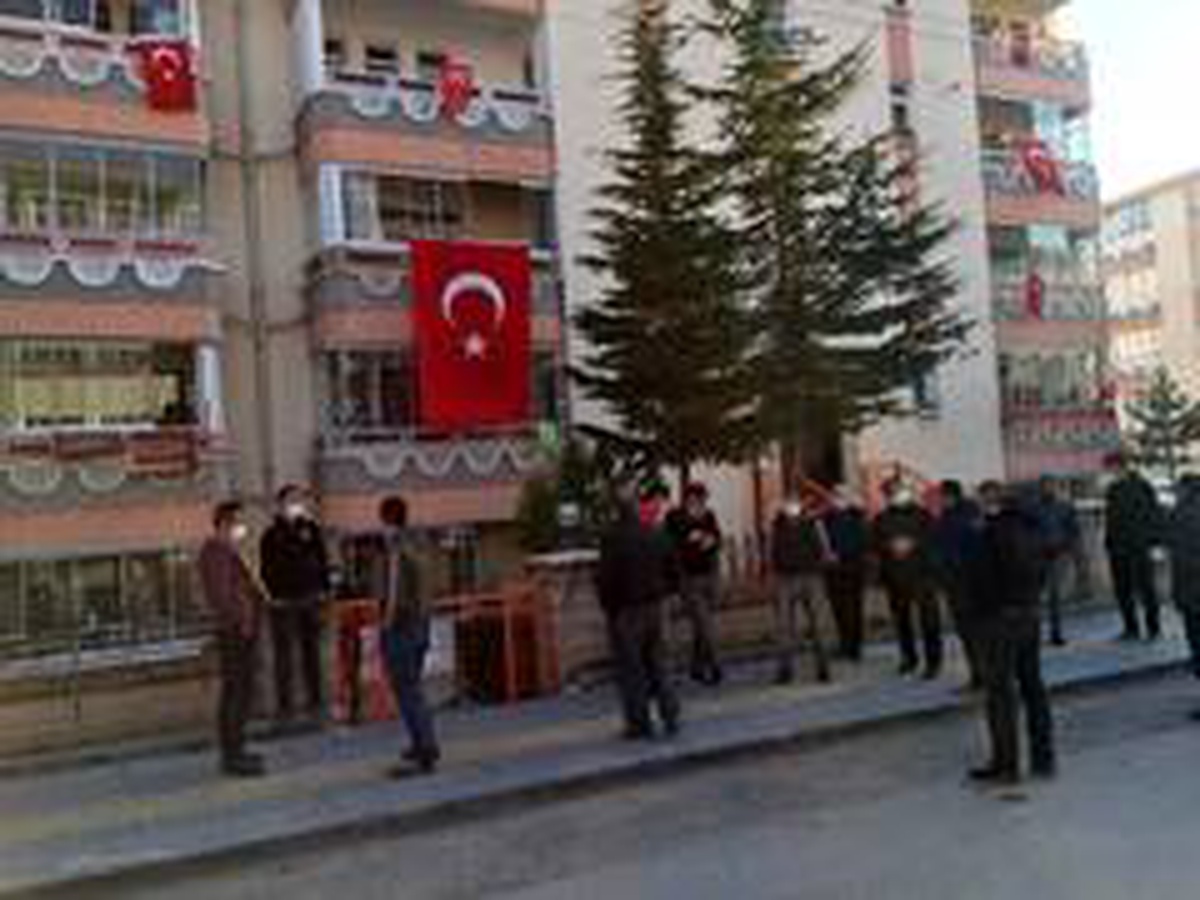 Kaza kurşunuyla şehit olan polisin acı haberi ailesine ulaştı