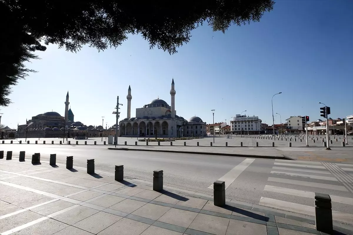 Konya\'da sokağa çıkma yasağının ardından cadde ve sokaklar boş kaldı