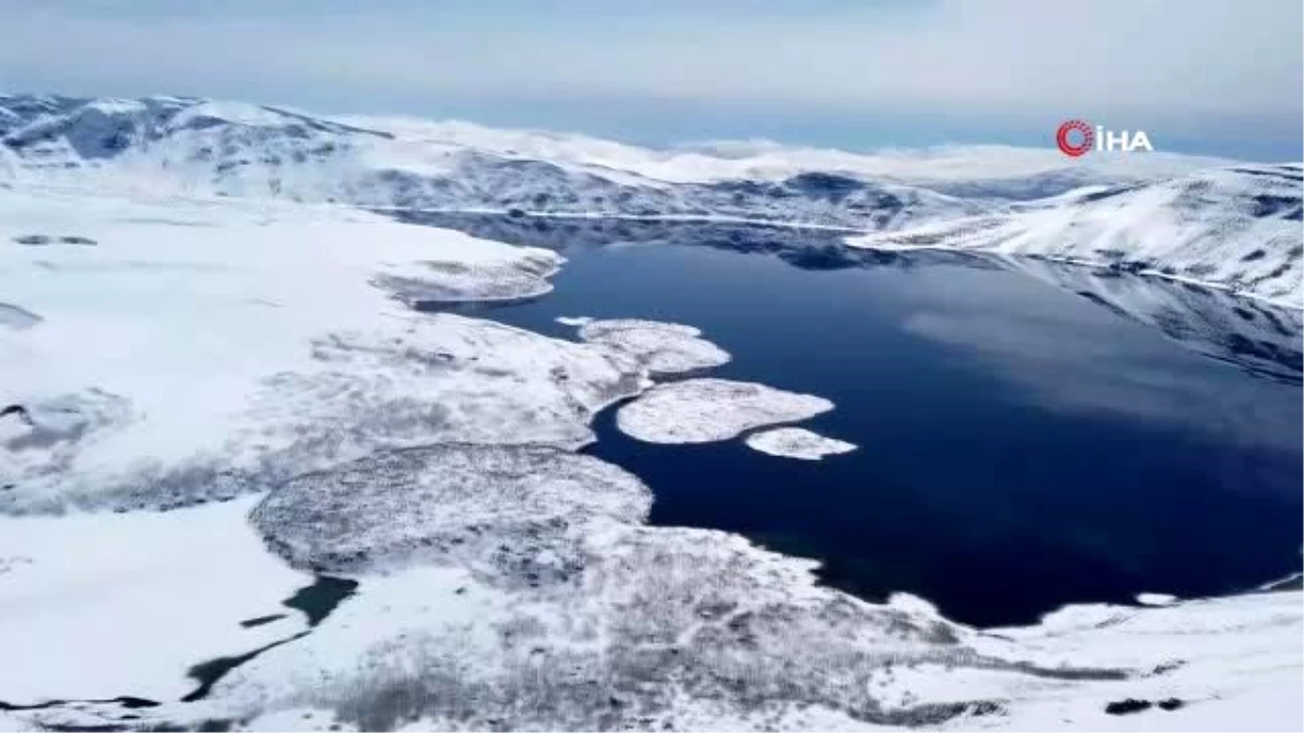 Nemrut Dağı ve Krater Göllerinin muhteşem kar manzarası hayran bırakıyor