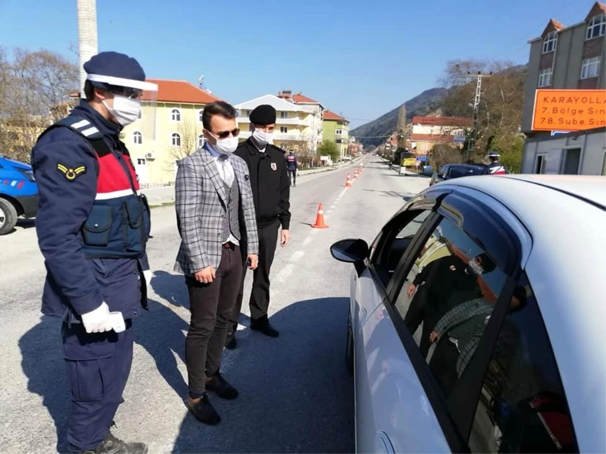 Türkeli\'de sürücülere maske dağıtıldı