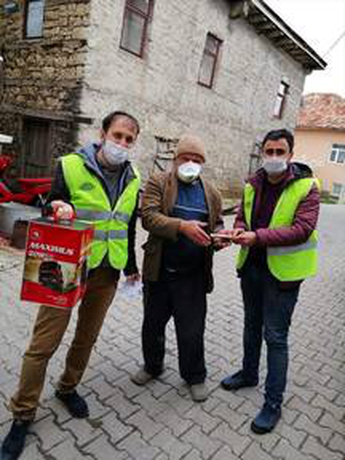 Beyşehir\'de Vefa ve Sosyal Destek Grubu sokağa çıkma yasağında da mesaide