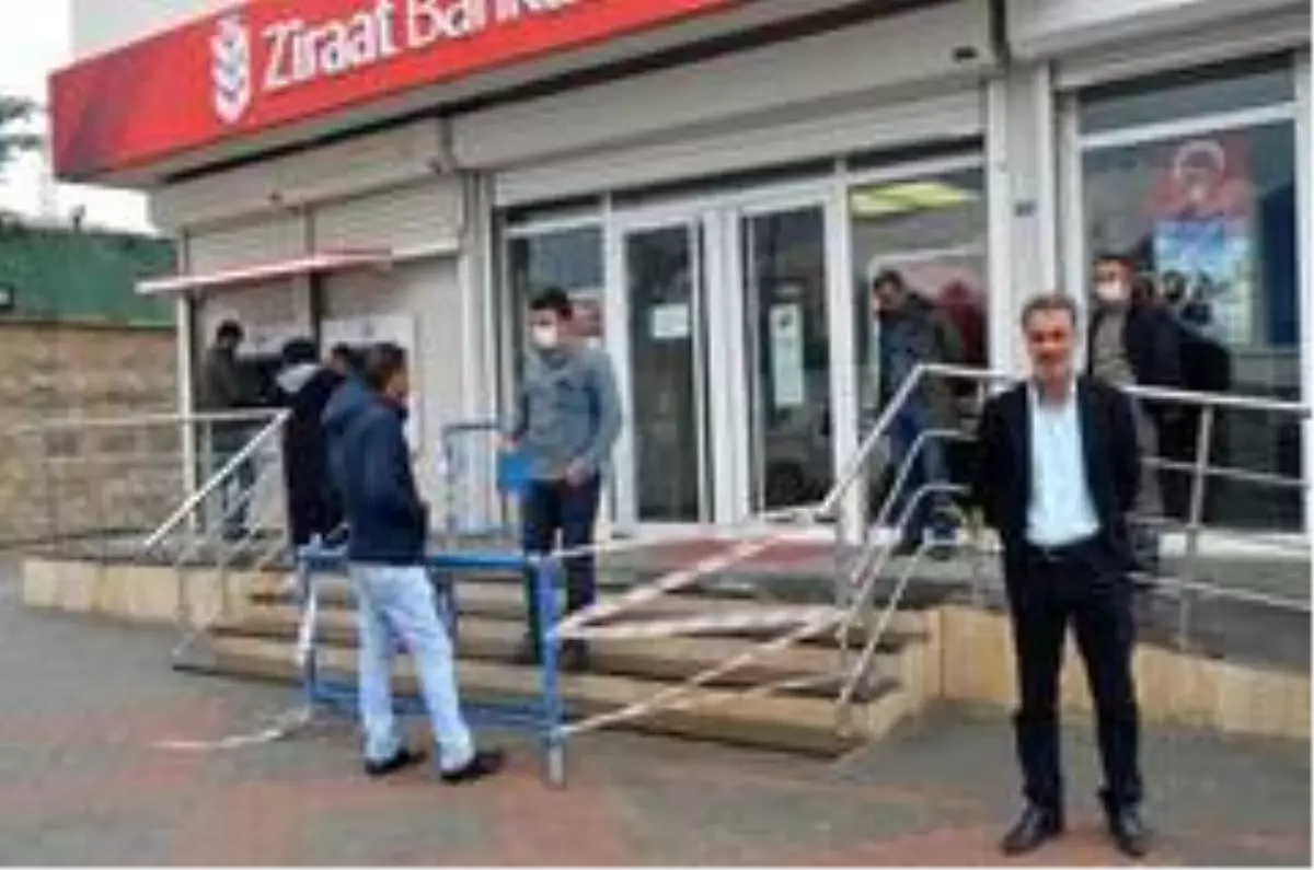 Beytüşşebap\'ta korona virüs önlemleri kapsamında dezenfektan noktaları oluşturuldu